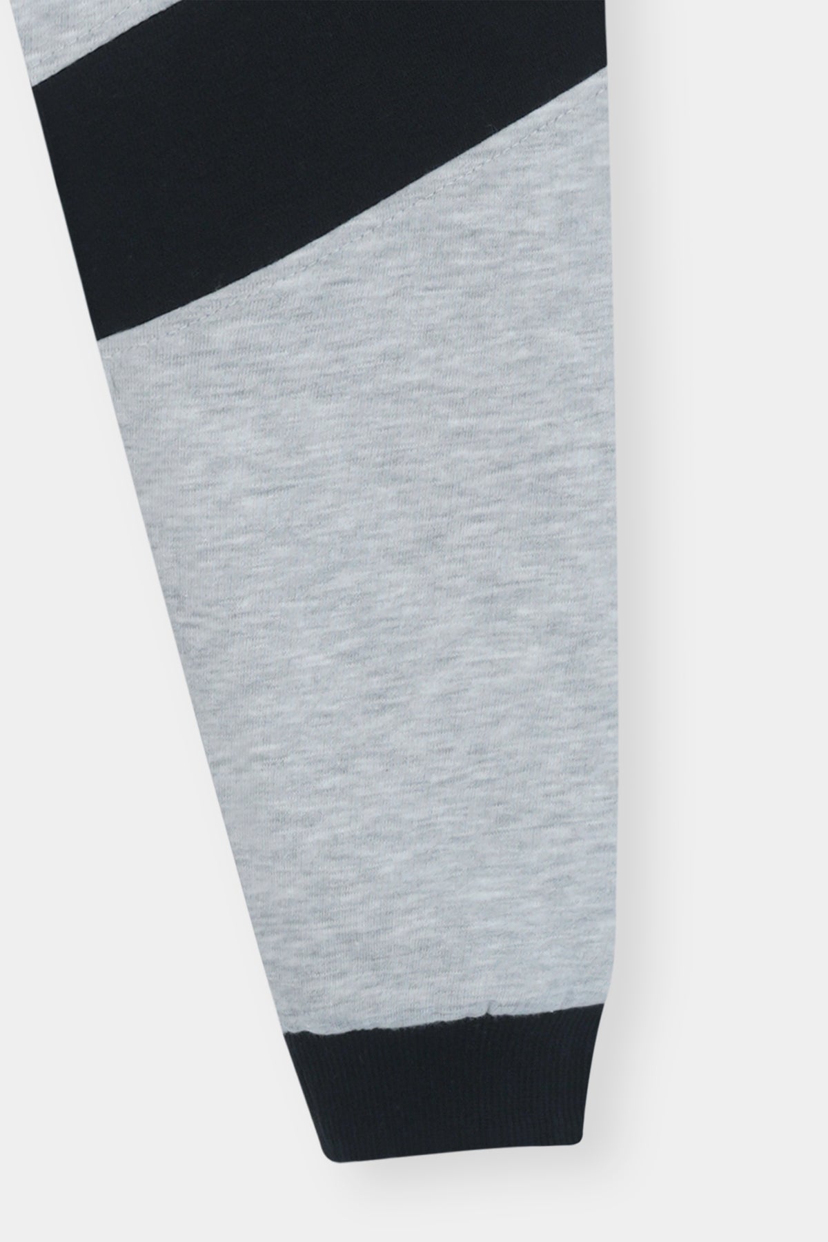 Stylish Two-Tone' Tracksuit Set: Grey and Black Hoodie with Matching Joggers