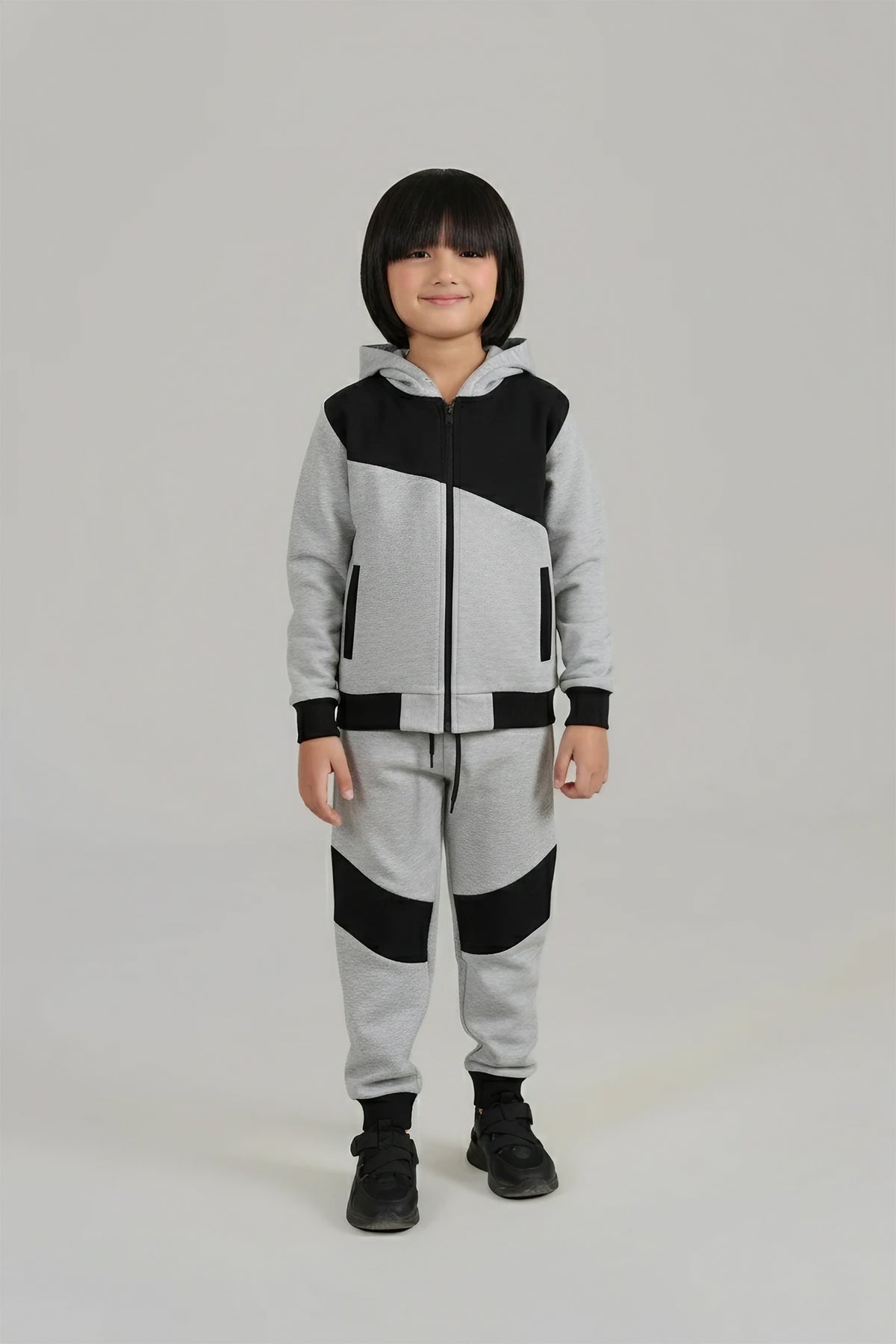 Stylish Two-Tone&#39; Tracksuit Set: Grey and Black Hoodie with Matching Joggers