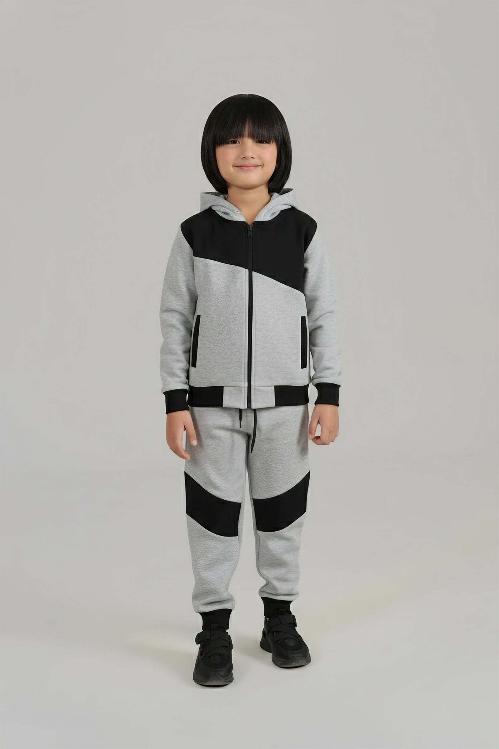 Stylish Two-Tone' Tracksuit Set: Grey and Black Hoodie with Matching Joggers