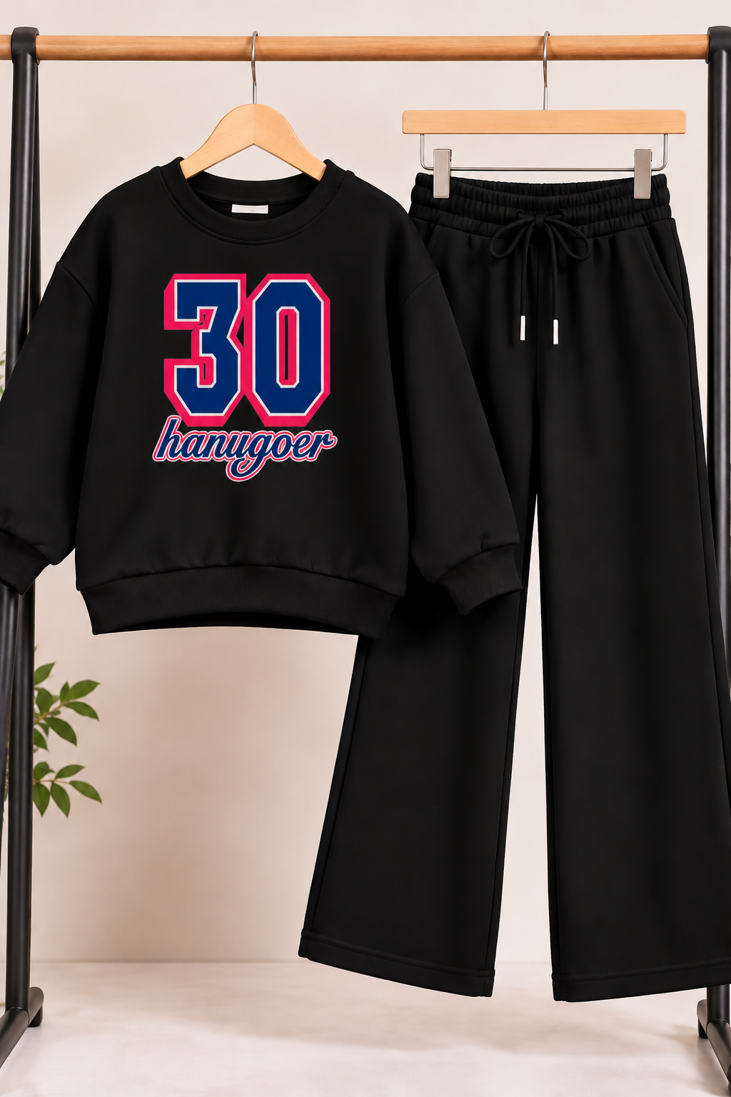 Black Wide-Leg 30 Sweatpants – Waistband &amp; Pocket Detail
