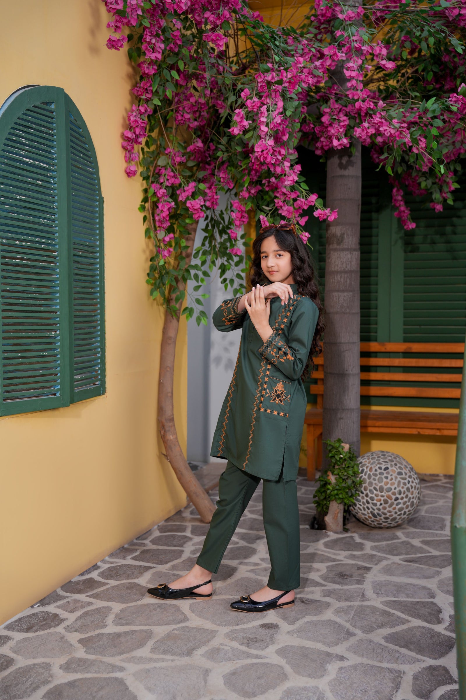 GREEN EMBROIDERED SUIT 2 Pcs