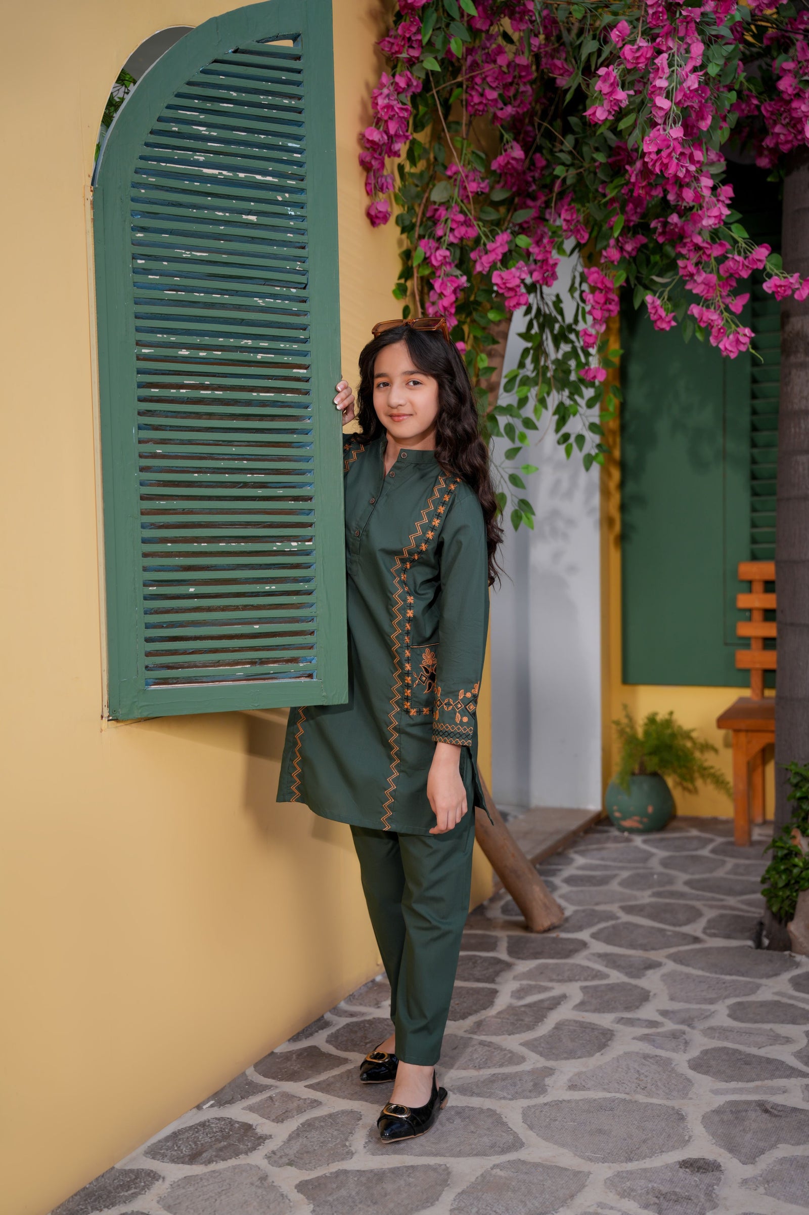 GREEN EMBROIDERED SUIT 2 Pcs
