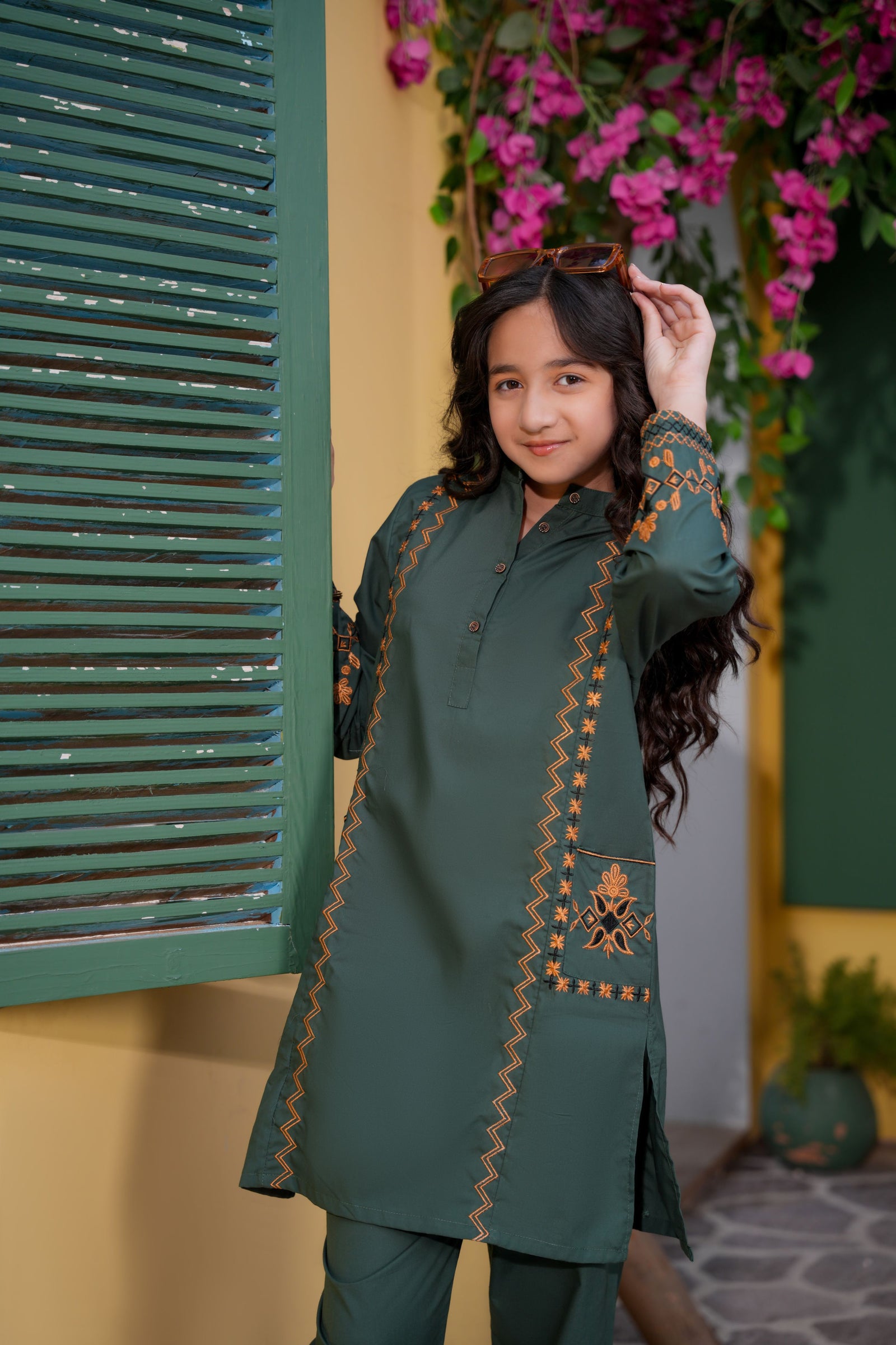 GREEN EMBROIDERED SUIT 2 Pcs